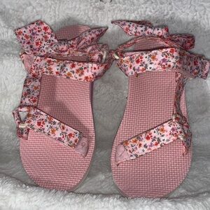 Time and Tru Pink Floral Sandals